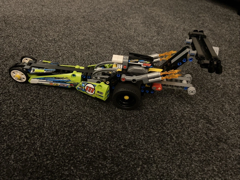 LEGO Technic 42103 Dragster, photo 1 of 3