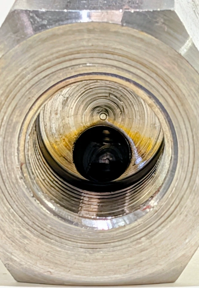 CII Needle Valve 1/2" NPT 316 Stainless Steel 10000 PSI High Pressure - Image 4 of 4