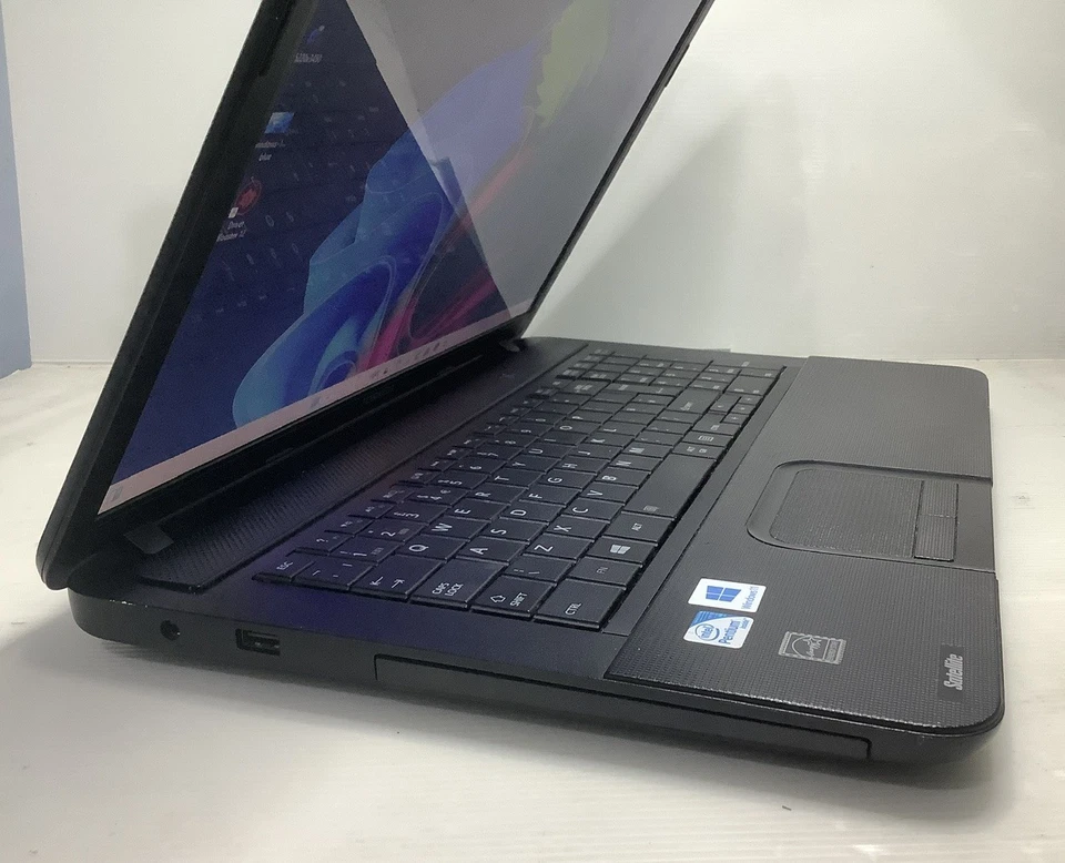 17.3”Toshiba Satellite C870-1JV,INTEL@2.20GHz,8GB RAM,250GB SSD,WIN 11(012)23H2 - image 4 of 4