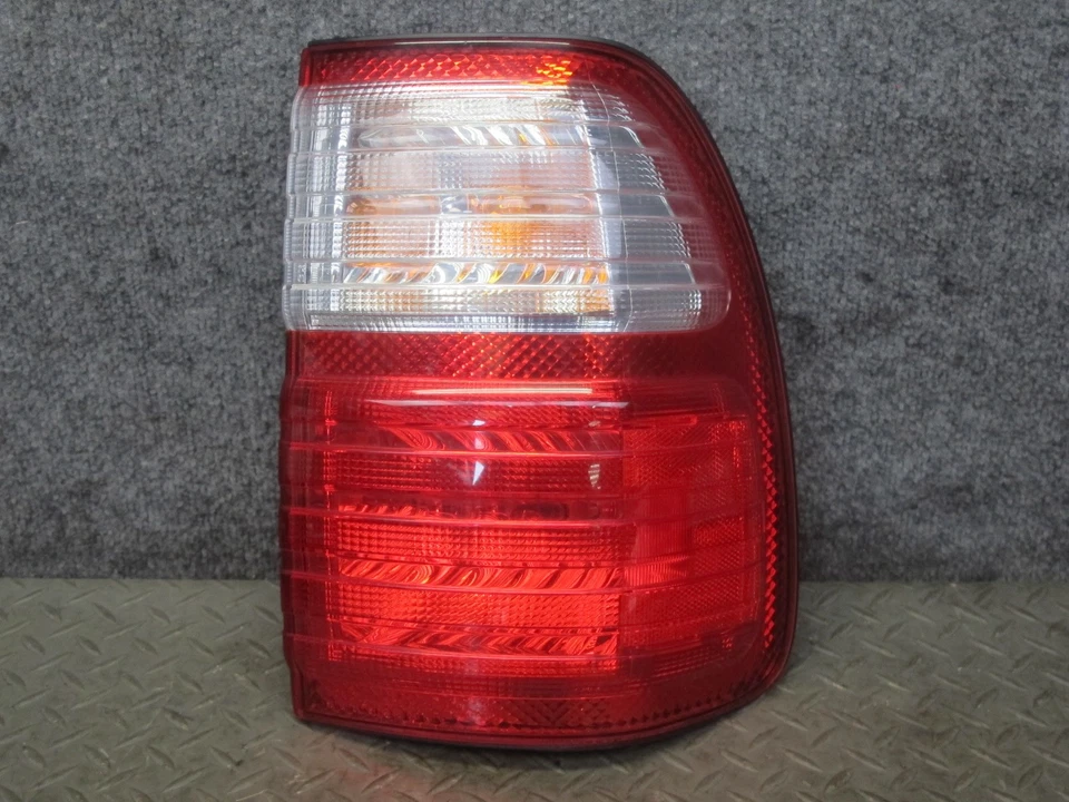 Juego de 4 luces de freno traseras interiores y exteriores Lexus LX470 1998-2002 Foto 4 de 4