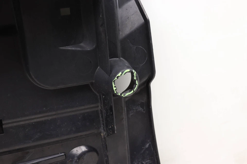 2015 BMW 740LD XDRIVE - REAR Right SIDE Bumper Mount Panel 7183886 - Image 3 of 4