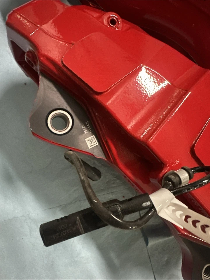 GM Cadillac Escalade V Brembo Tahoe Denali Yukon Silverado 2014+ Brake Calipers - Image 4 of 4