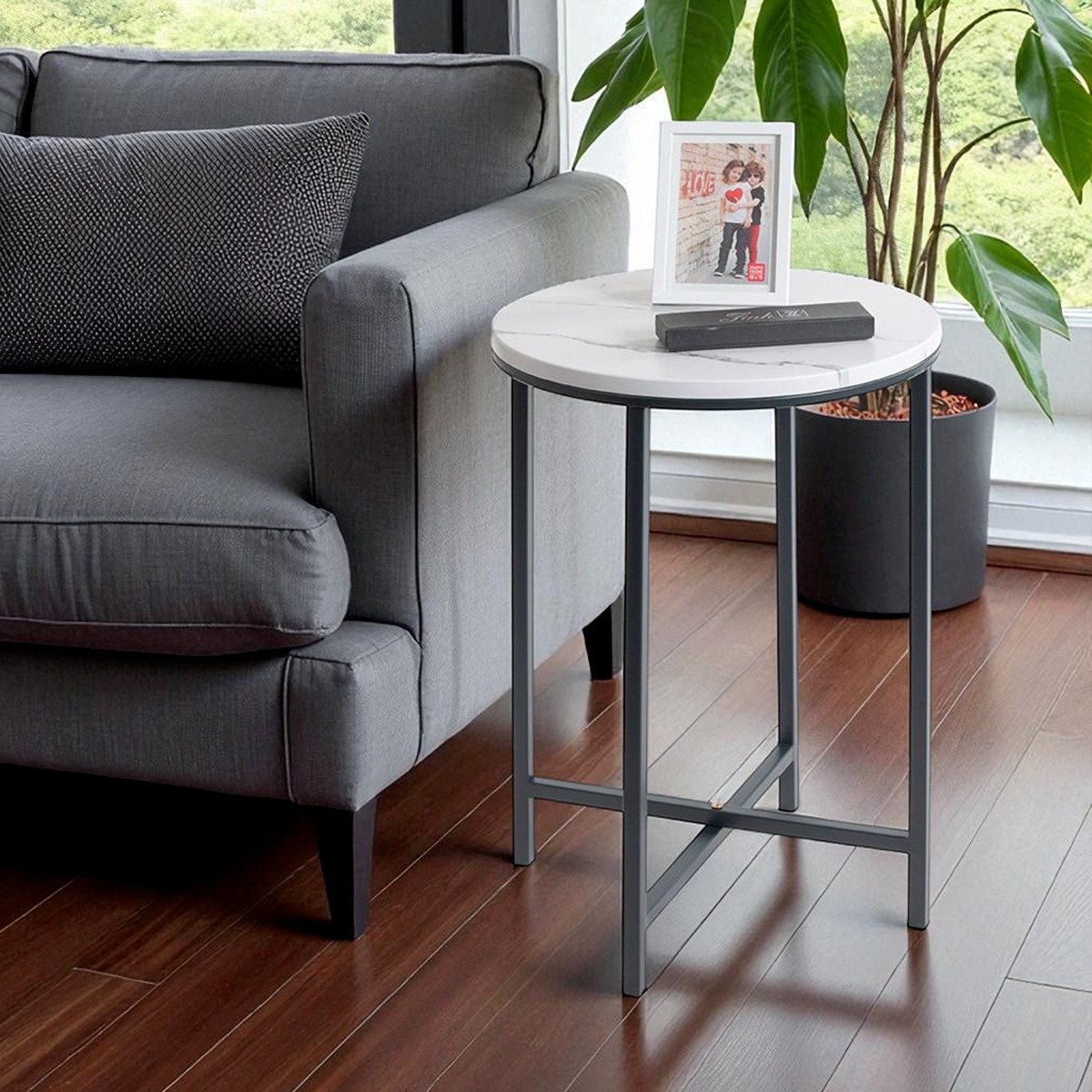 Table d'appoint ronde effet marbre Alba de 53cm au fini noir premium