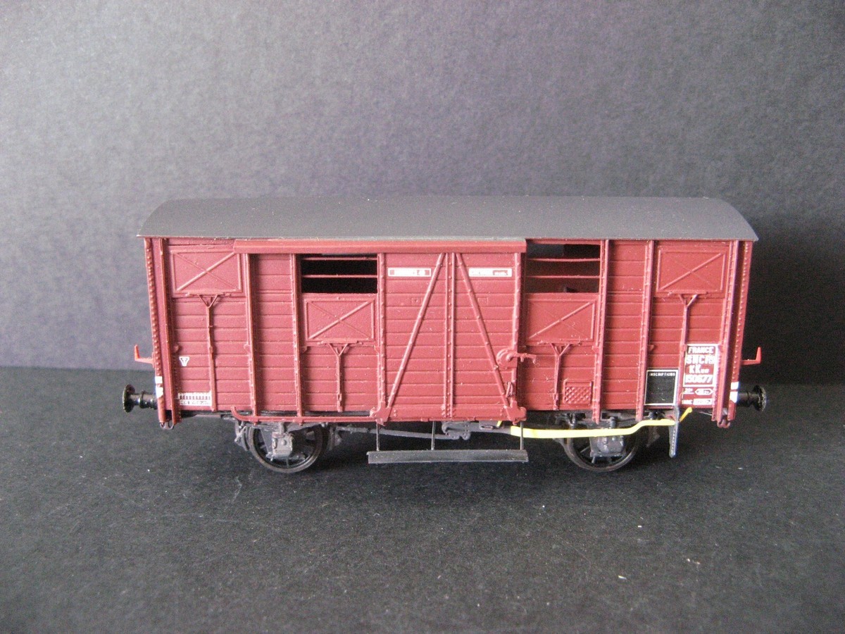 Wagon Couvert Rouge HAXO (9,8 Cm) – Laiton – Monté (AMF87/CF HUET)