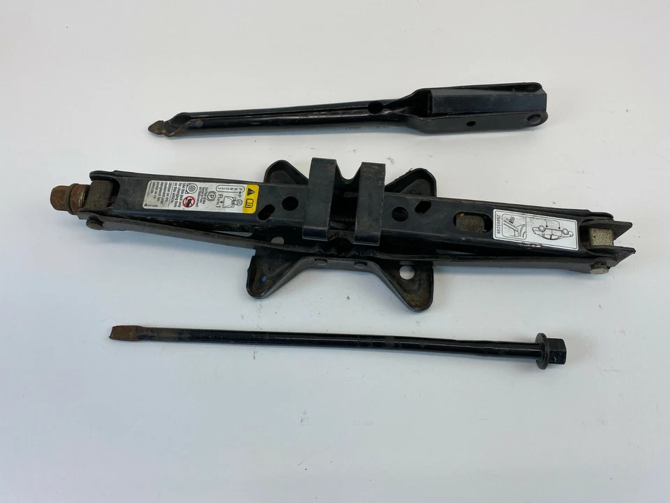 Juego de herramientas Saturn Relay 2005 2006 2007 neumático de repuesto gato de emergencia Foto 3 de 4