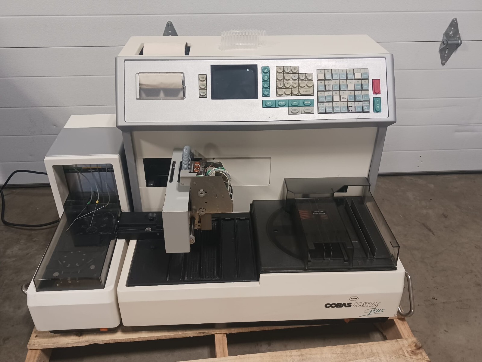 Roche Cobas ISE Mira Plus CC Chemical Analyzer 50/60 Hz - Akito Properties