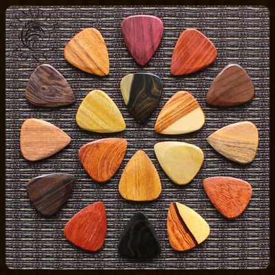 Timber Tones Holz Gitarrenplektrum / Plektrum - 18 verschiedene Hölzer - neue Versionen