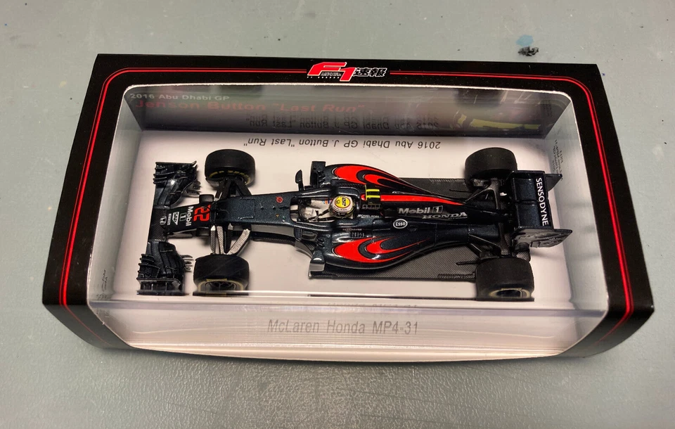 1/43 Spark SF13 McLaren Honda MP4-31 Jenson Button Abu Dhabi GP 2016 "Last Run" - Bild 2 von 4