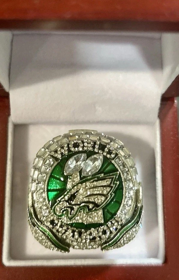 Philadelphia Eagles Super Bowl Replica Ring With Expanding Wings And Display Box - Image 3 of 4