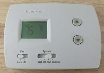 Honeywell RTH3100C 1002 Non-Programmable Thermostat (Tested)