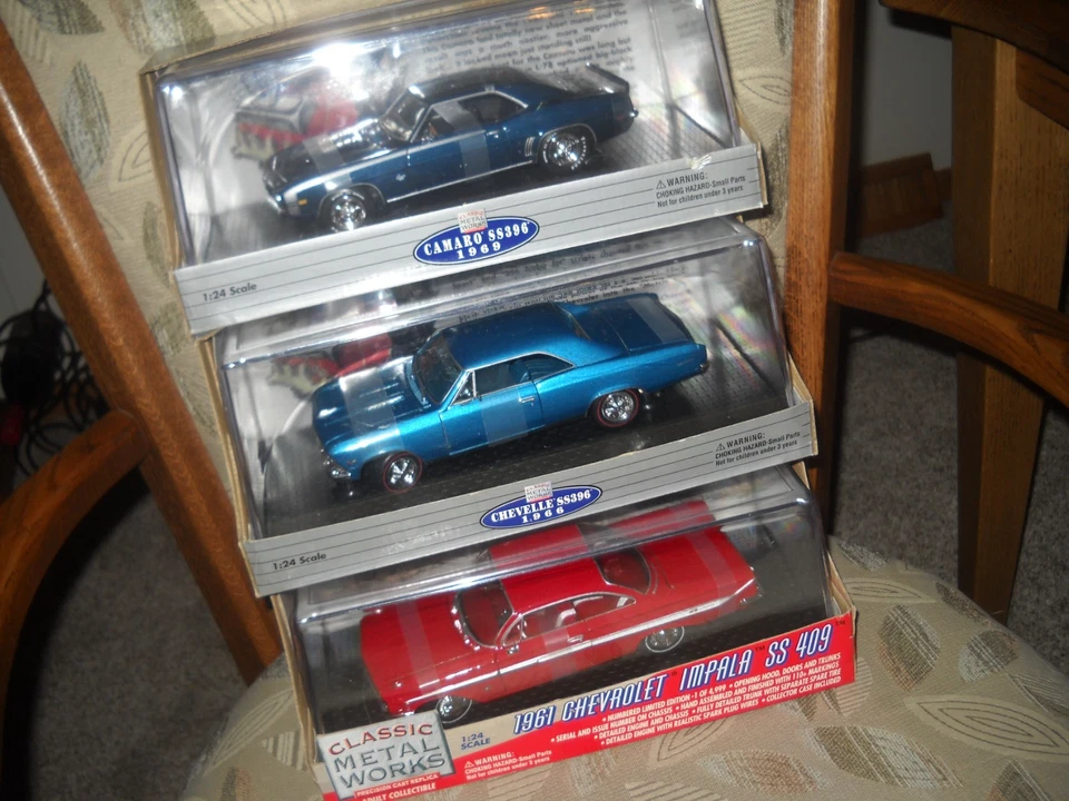 😎😎😎-CLASSIC METAL WORKS**LOT of 3** 1/24 SCALE**1 IF 4,999😎😎😎 - Image 2 of 4