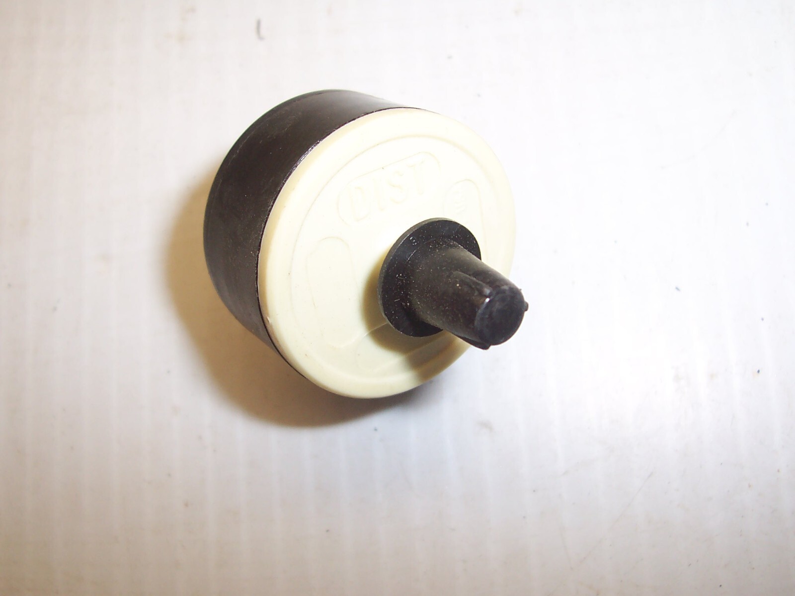 NORS Spark Delay Valve 1972 thru 83 Ford prod. some 6cyl & V8 D2AZA