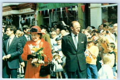 Queen Elizabeth & Duke of Edinburgh - Somerset ENGLAND royalty 4x6 Postcard  | eBay