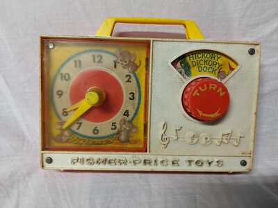 VINTAGE TOY 1971 FISHER PRICE HICKORY DICKORY DOCK WIND UP CLOCK MUSIC RADIO BOX