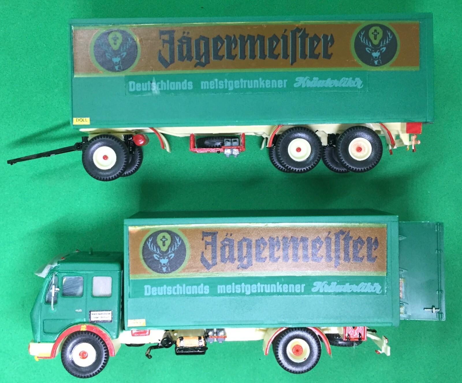 Camion semi-remorque HO AWM Jägermeister pour décor de diorama ferroviaire au 1/87