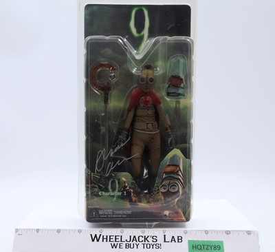 Character 1 AUTOGRAPHED Tim Burton's 9 NECA Reel Toys 7