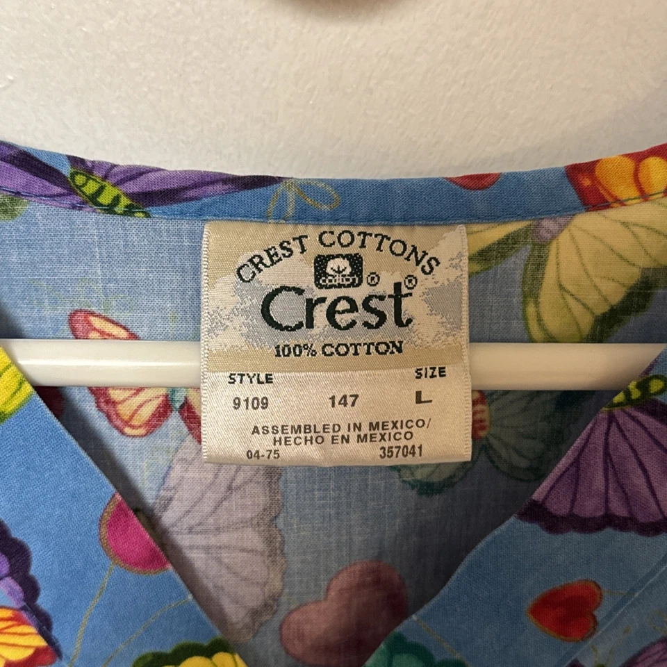 Crest Scrub Top – Blue Butterfly & Heart Print (L) – Used Good - Image 2 of 3