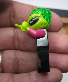 Lego Alien Conquest Cyborg PIRATE VILLAIN Minifigure 7066 Green Minifig Head