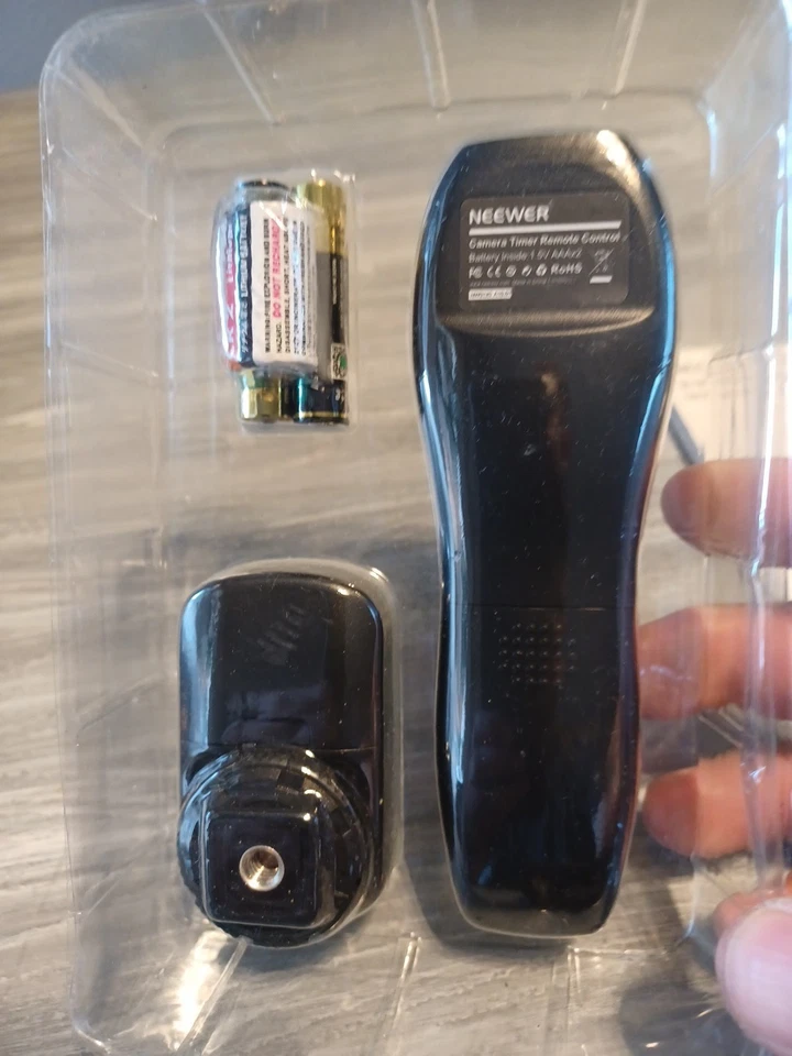 Wireless Camera Timer Remote Control-Neewer NW-870 With Box And Manual ! MINT  - Image 3 of 4