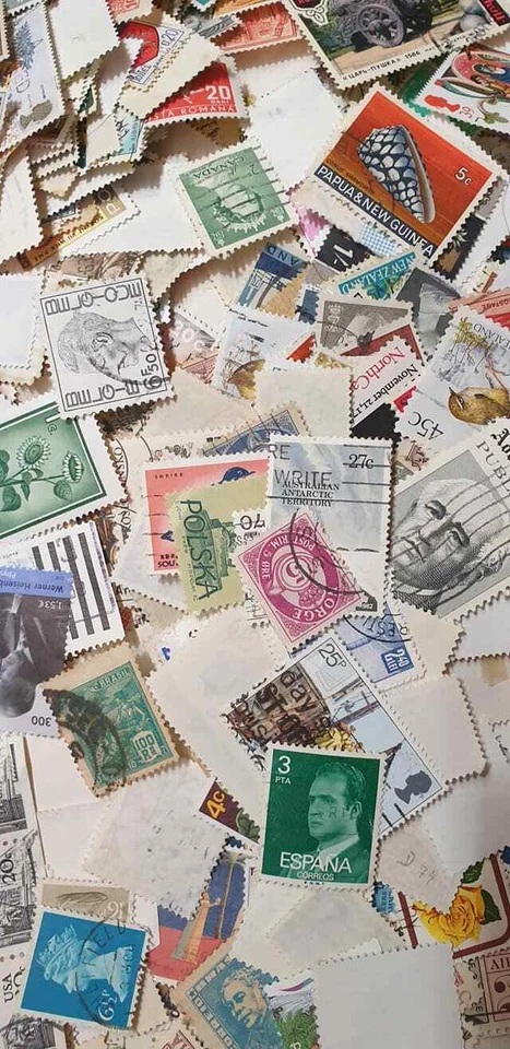 Mixed 1000 world stamps pack - image 4 of 4