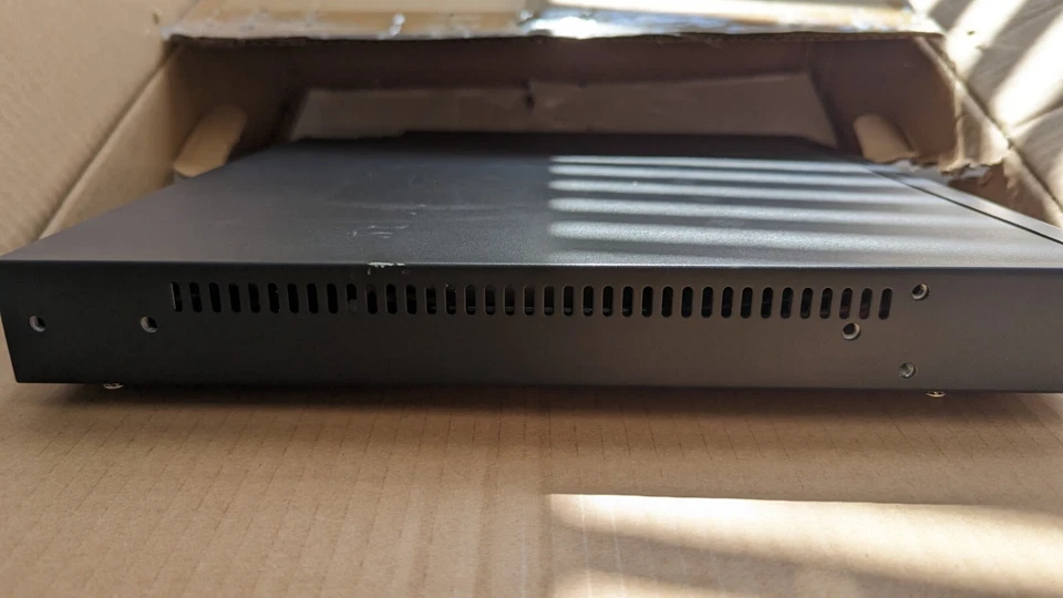 Xtreme Power Conversion XVRT Series XVRT-1000 90000020 1000VA/600W 120V UPS 1U - Image 4 of 4