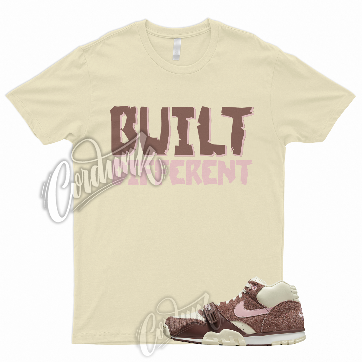T shirt COSTRUITA da abbinare Air Trainer 1 San Valentino Pony rosa morbido latte di cocco