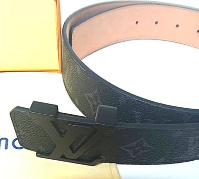 Louis Vuitton LV Initiales 40mm Reversible Belt Monogram  display picture 2