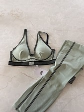 ALO Women's Light Green Black Bra and Leggings Set, Regular Size Activewear