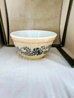 Pyrex Small Homestead Pattern Mixing Bowl 401 750ml Speckled w/ Blue Design