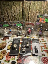 Lemax Spooky Town Ghost Skeletons Santa Lot  Ashland Skeleton Bust And Skull
