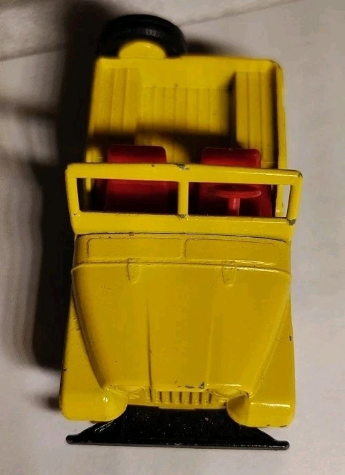 老式火柴盒 1-75 系列黄色吉普车编号 72 英国制造-形状很好! — 第 3/4 张图片