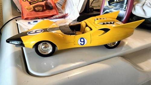 RC/ERTL 1:18 Speed Racer "Racer X" #9 TV/Movie Car *Yellow Displays Well