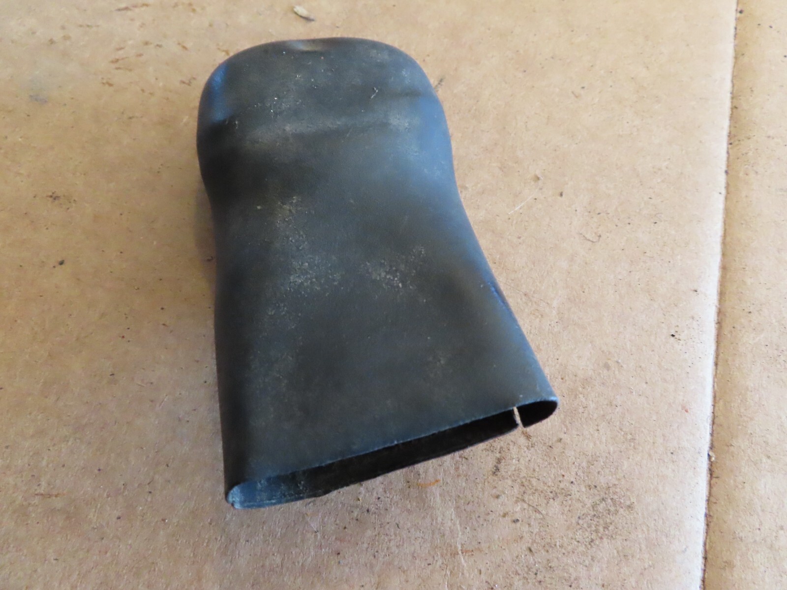 ORIGINAL GM SEAT BELT FLOOR RETAINER BOLT COVER BOOT CLIP ON ONE eBay