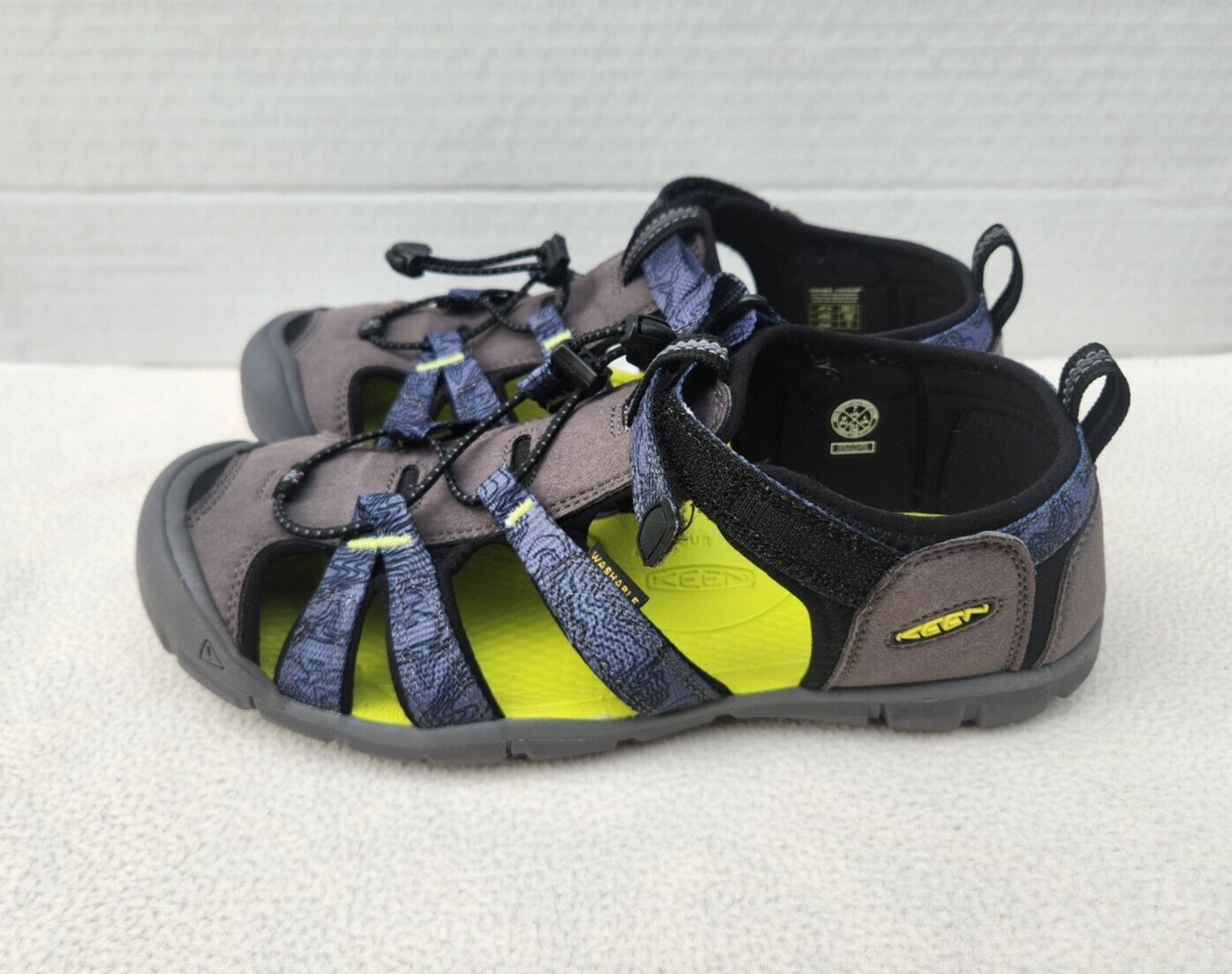 Sandali KEEN Seacamp II CNX taglia 7 grigio blu giallo 1026321 ottime condizioni