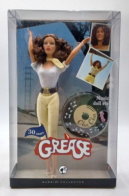 30 Years Grease Barbie Silver Label Puppe: Race Day Cha Cha / Mattel M7505, NrfB
