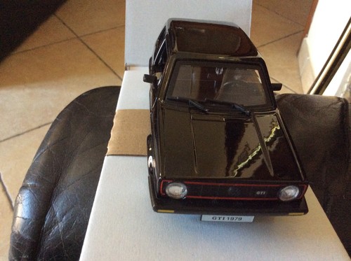 Wolkswagen Golf mk1 GTI (1979) 1:24 Burago - Foto 3 di 4