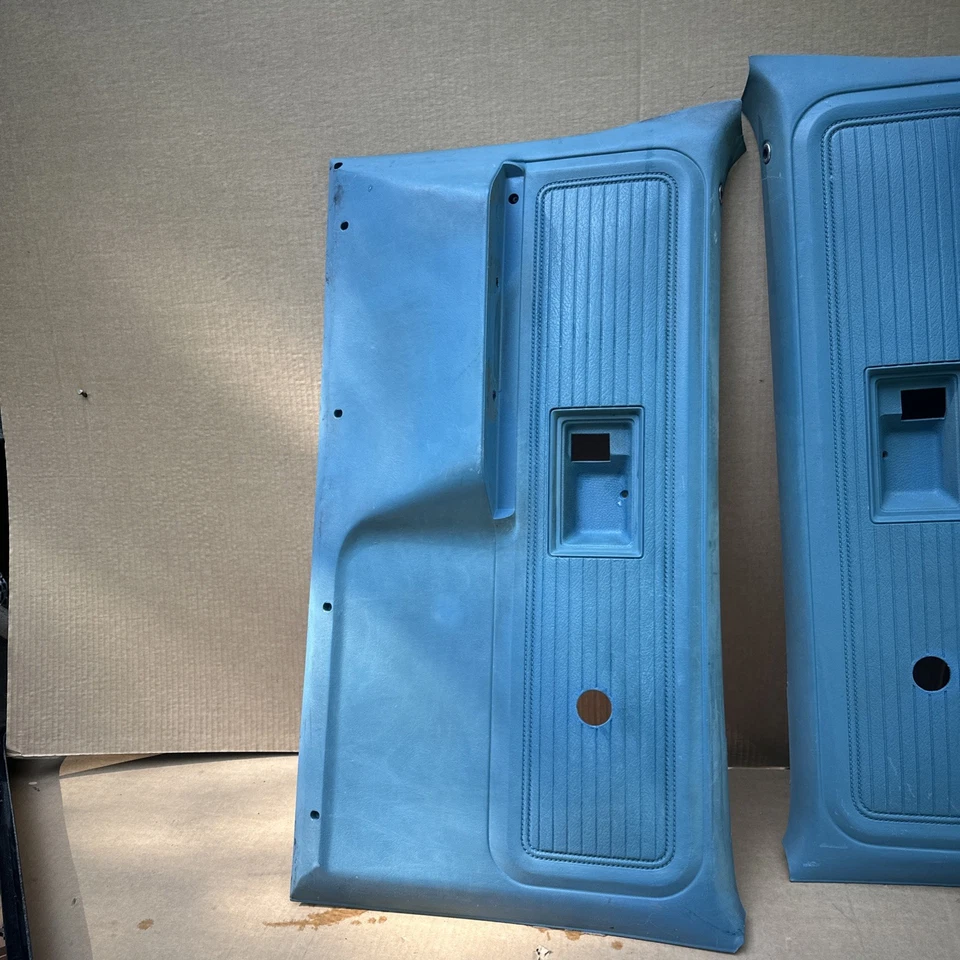 Chevrolet GMC 1973 1980 camioneta C10 K10 Suburban Blazer panel de puerta azul Foto 2 de 4