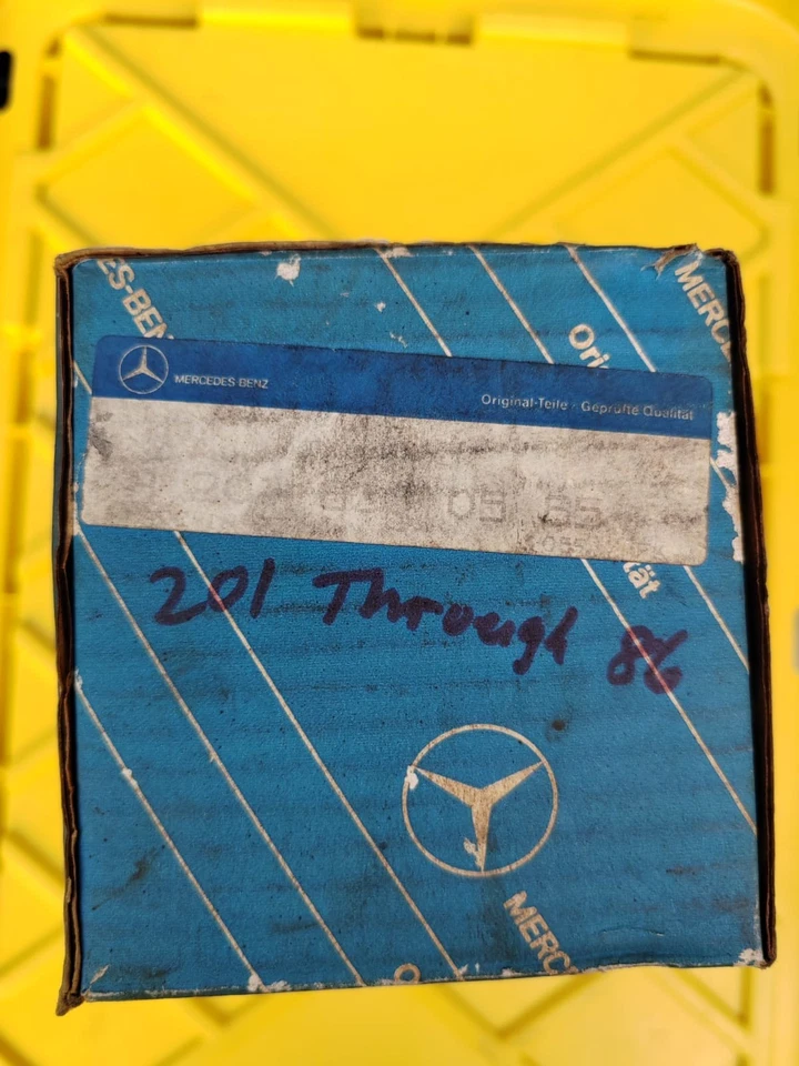 2018300585, Mercedes Climate Control Unit W201, Mercedes A/C Operating Unit - Image 2 of 4