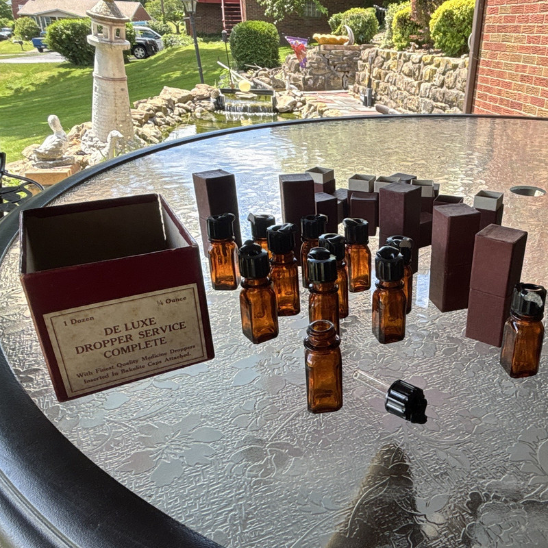 De Luxe Dropper Service 12 Brown Glass Medicine Bottles 1/4 oz Droppers