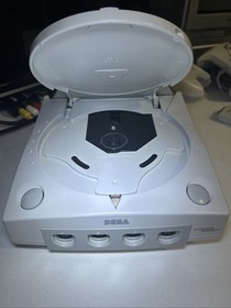 Sega Dreamcast HKT-3020 Video Game Console + 2 Controllers + VMU.   Tested!