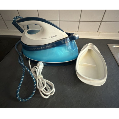 Philips PerfectCare Compact Dampfbügelstation blau/weiß 1,5L mit Abstellschale