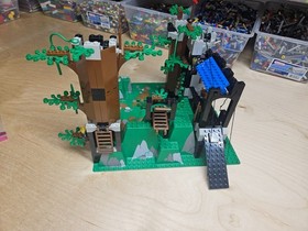 LEGO 6079  DARK FOREST FORTRESS  Castle Vintage 100% complete with manual