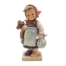 M.I. Hummel Goebel Figurine WEARY WANDERER 6" Tall 204 