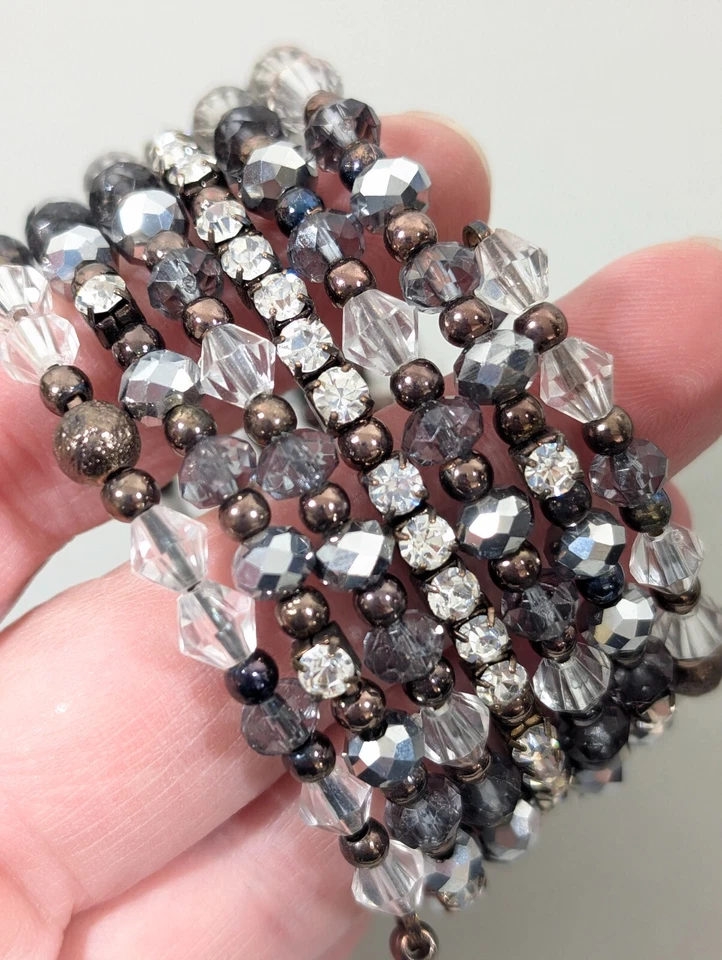 Brazalete de cuentas envolventes de tenis gris transparente de vidrio y acrílico de 7 pulgadas Foto 4 de 4