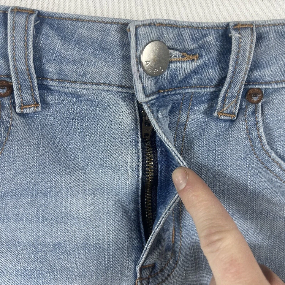 Pantalones Cortos de Jean Aeropostale Midi de Tiro Alto Talla 6 Azul Envejecido Denim Corte con Puños Foto 4 de 4