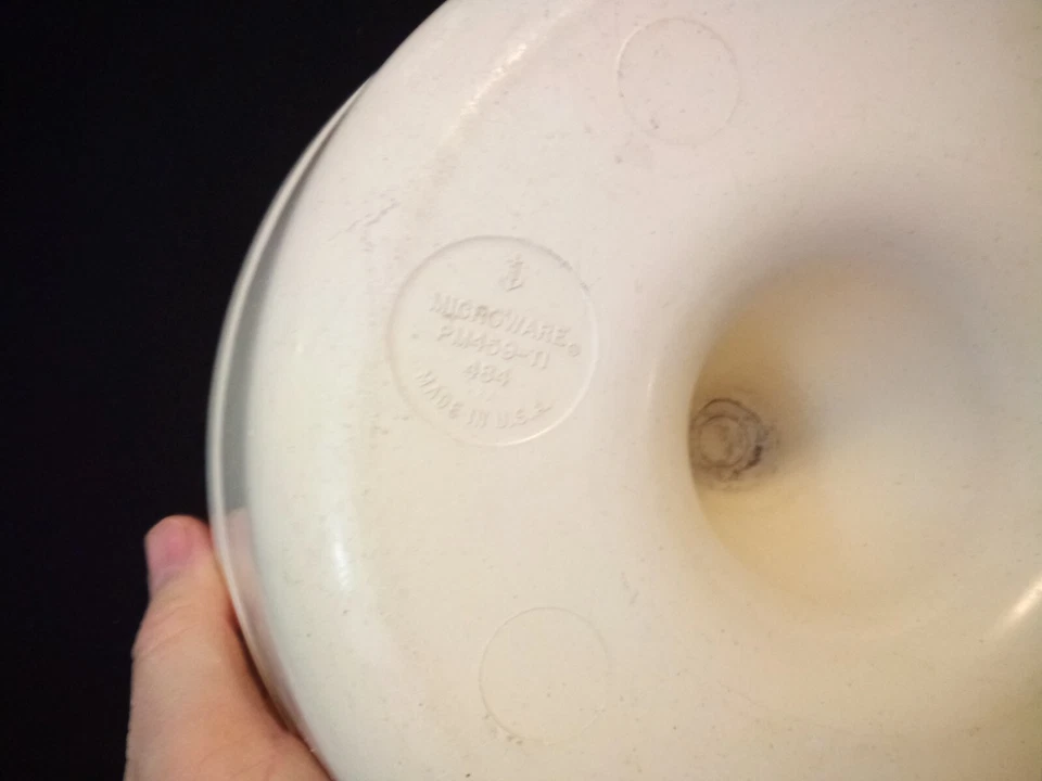 ANCHOR HOCKING 微波炉和烤箱 2 夸脱 9 英寸直径 管状蛋糕烤盘 — 第 4/4 张图片