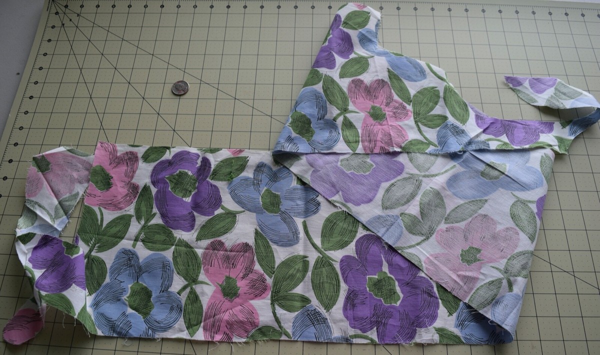 2989 Sm Piece antique 1950's cotton fabric, white-lavender, pink