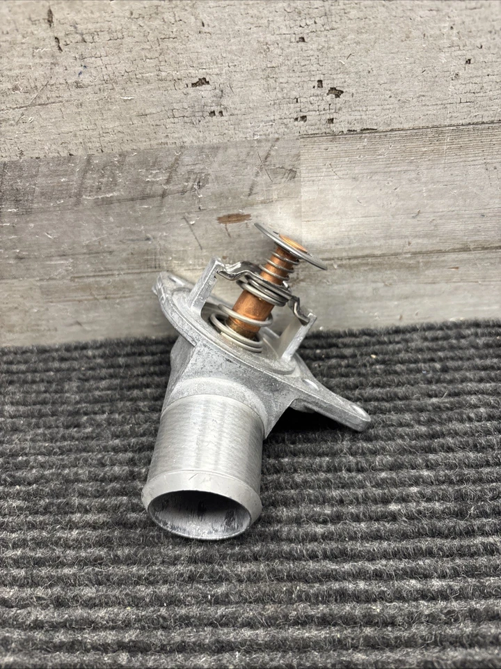 Термостат и корпус охлаждающей жидкости двигателя Motorad 379-187 - Изображение 3 из 4