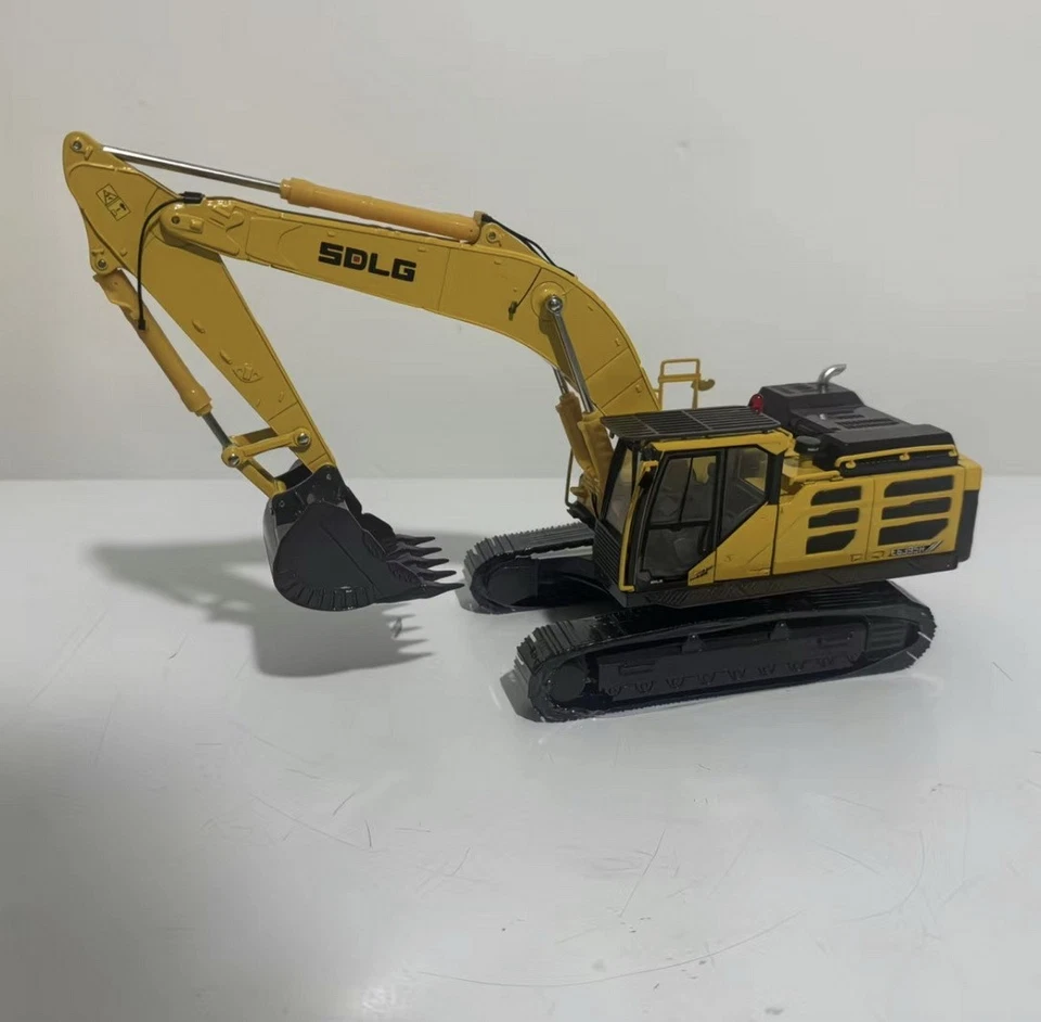 1/35 Scale SDLG E6395H Hydraulic Excavator Diecast Model Collection Toy Gift - Image 2 of 4