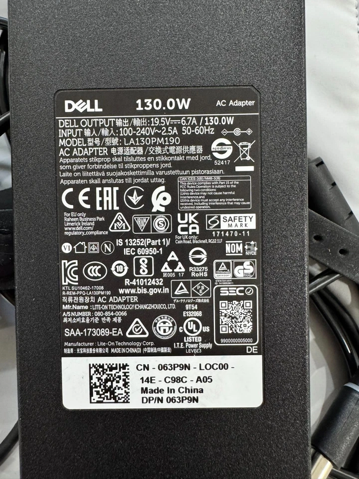 Estación de acoplamiento universal Dell D6000 con adaptador de CA de 130 W DisplayLink USB-C/USB 3.0 Foto 3 de 4